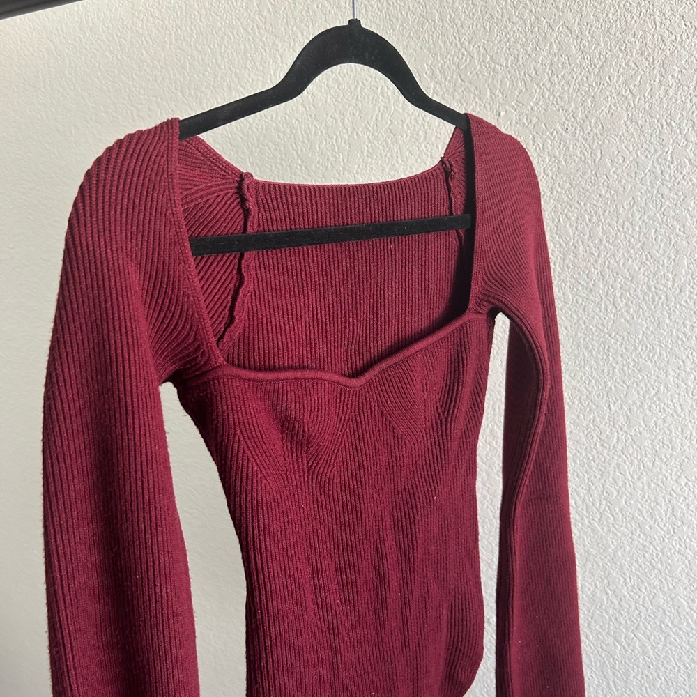 KHAITE Style - Sweetheart Long Sleeve Knit Top - Burgundy Sweater